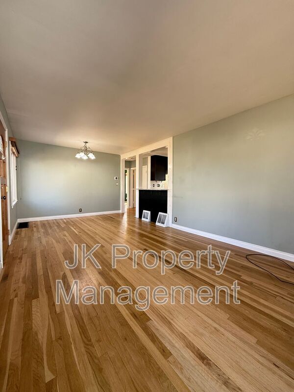 Photo - 2416 4th Ave S