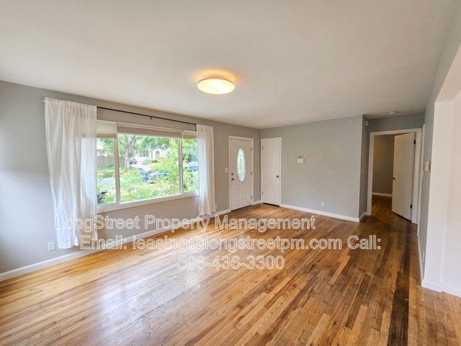 Photo - 2205 N Willamette Blvd