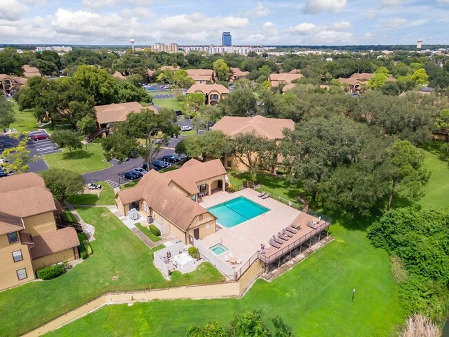 Building Photo - 1/1 Condo in Gated Lakefront Community of Altamonte Springs! Unit 201