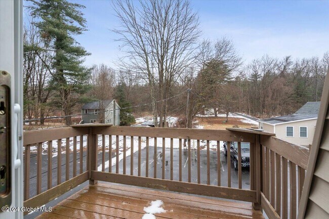 455 Maple Ave Unit 3