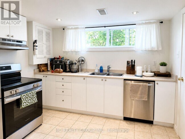 Photo - 9 Kencliff Crescent