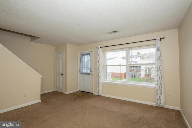 Photo - 28 Talcon Ct