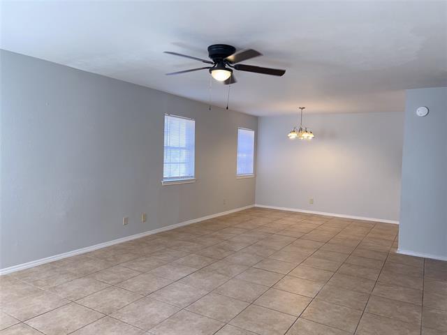 Photo - 2416 Lakeview Cir