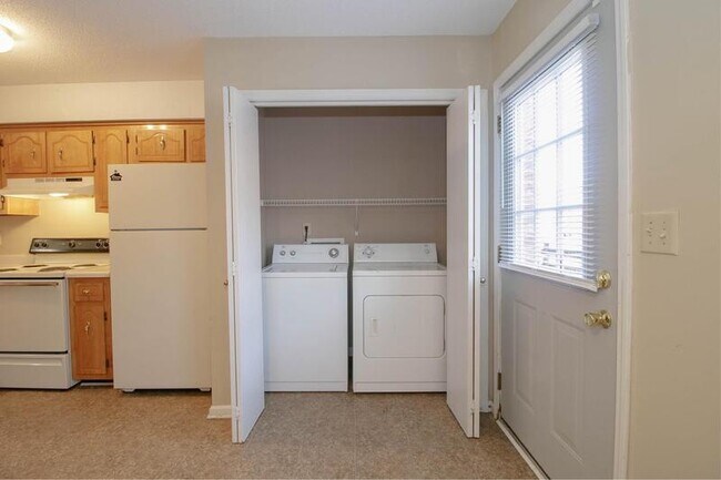 Photo - 3279 Tower Dr