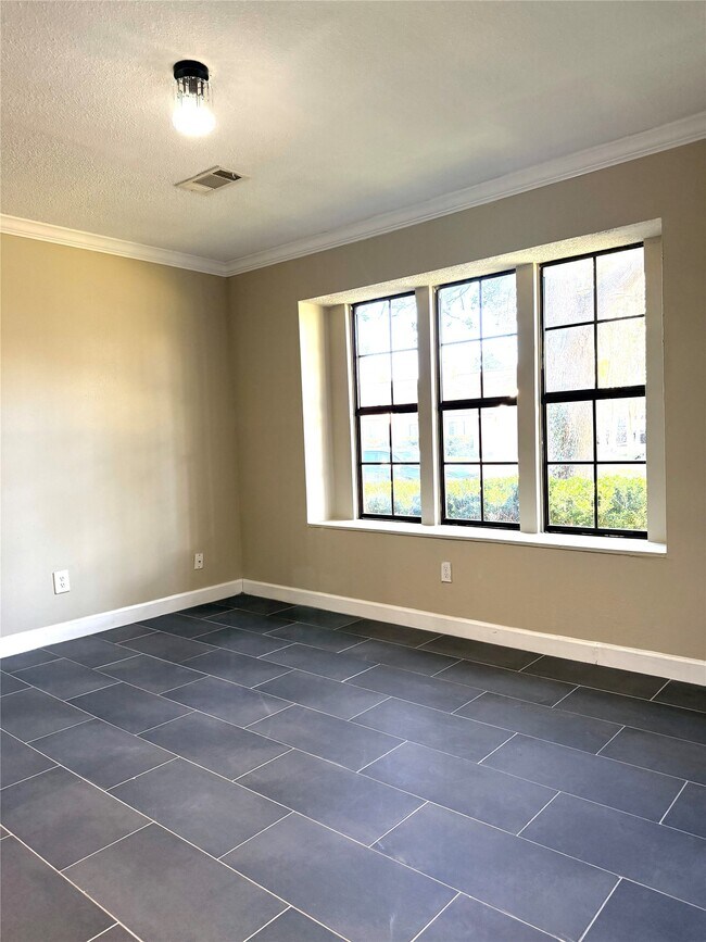 Photo - 3800 September Dr