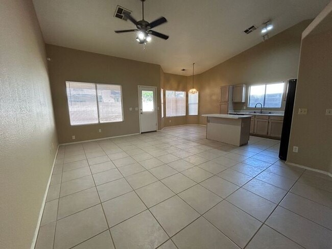 Photo - 5004 E Dartmouth St