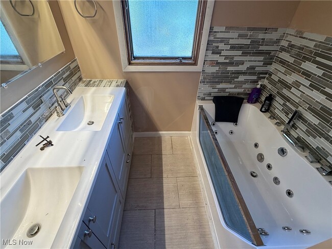 Photo - 9060 State Rd