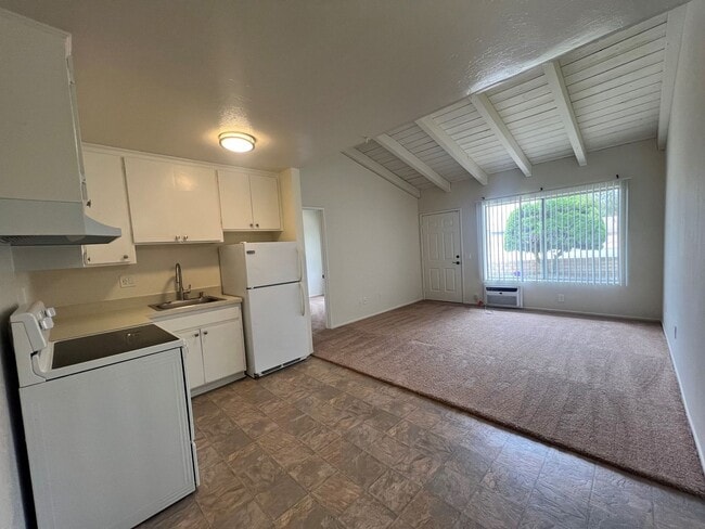 Photo - 7781 Archibald Ave