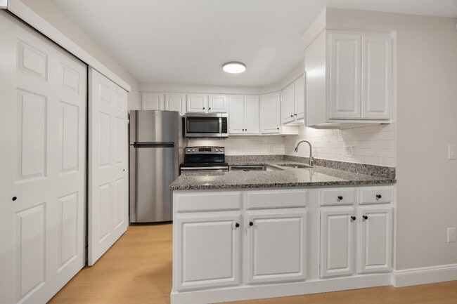 Fayetteville Pines Townhouses