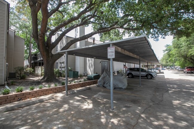 Building Photo - 9707 Richmond Ave. Unit 108