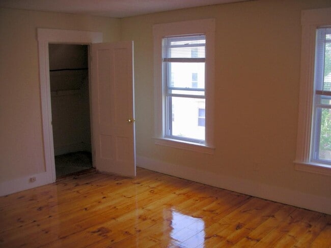 Photo - 201 Green St