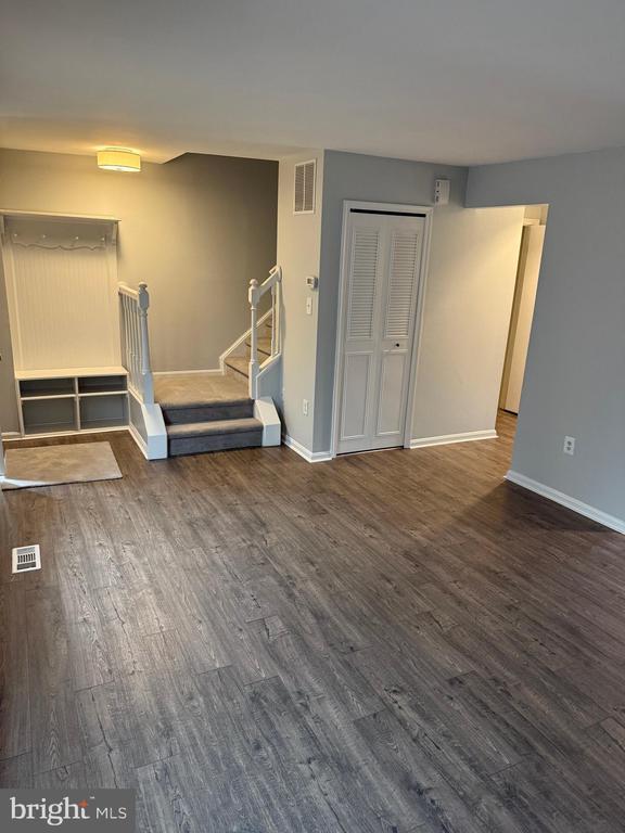 Photo - 8625 Point of Woods Dr