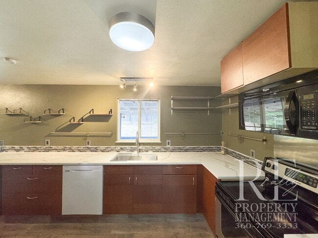 Photo - 111 Shamrock Ln