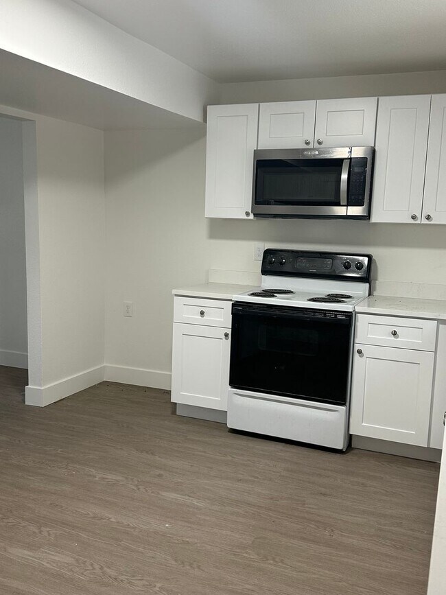 Newly Remodeled Townhome Townhome Rental in Orem UT