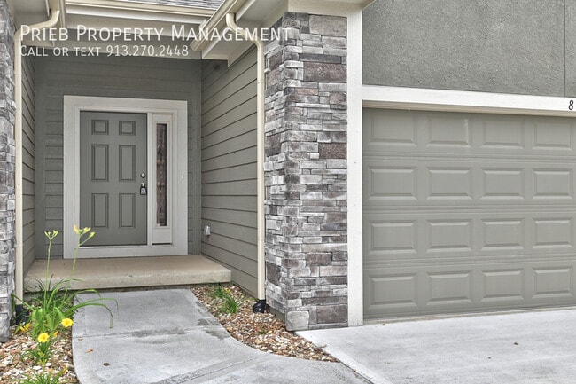 Photo - 8845 Findley St