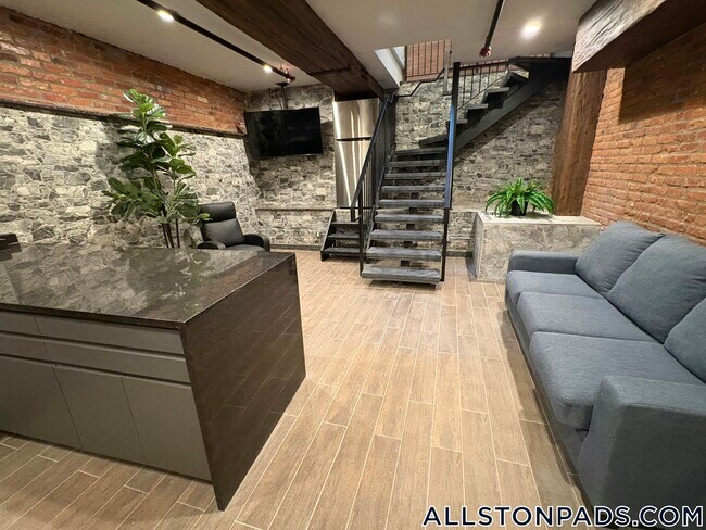 Photo - 1028 Commonwealth Ave Unit 104