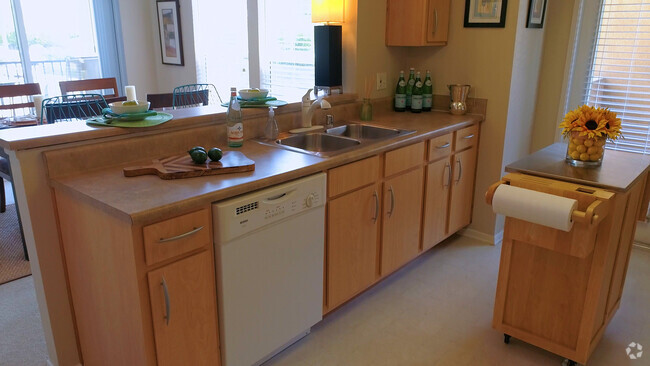 Spacious modern kitchens - de Tolosa Ranch Apartments