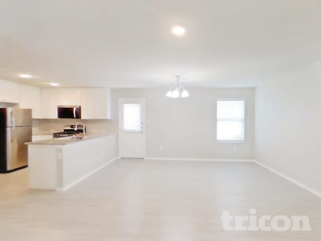 Photo - 7219 Lincoln Trce