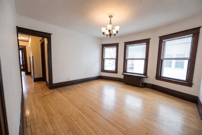 Building Photo - 122 N Franklin St