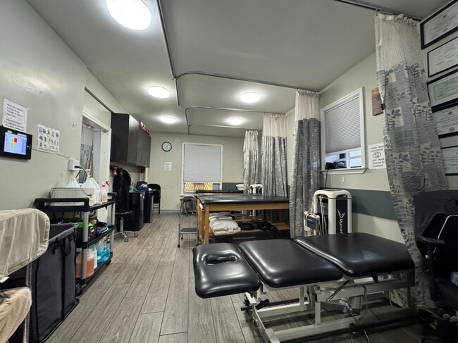 Photo - 651 W 180th St Unit 0