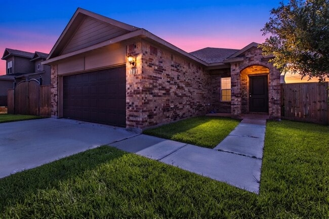 Photo - 1111 Rd 5102
