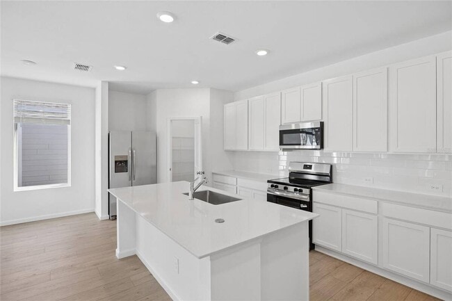 Photo - 5087 Loggia Ln