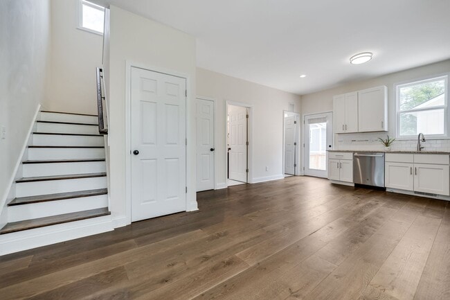 Photo - Beautiful 3bd/2.5ba Two-Story Home Built i...