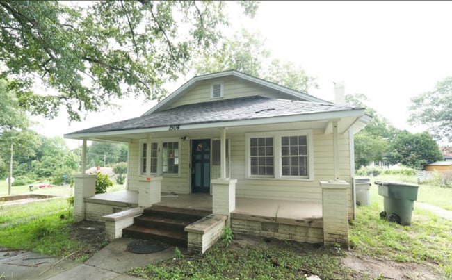 Building Photo - A charming house in Jewitt!