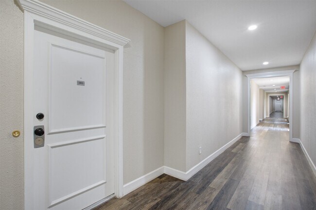 Photo - 2475 Underwood St Unit 180
