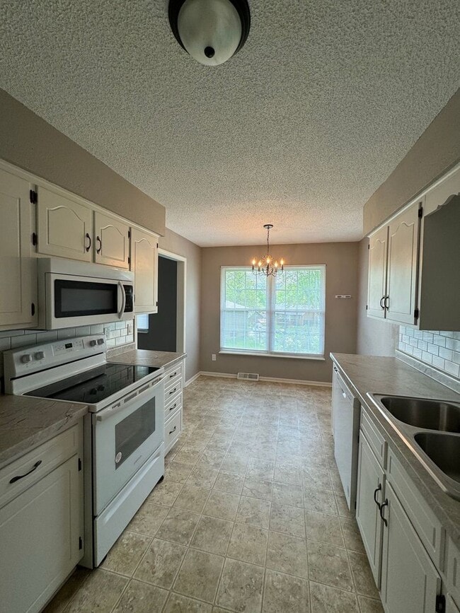 Photo - Coming Soon: Spacious 3-Bed/2-Bath Home in Independence!