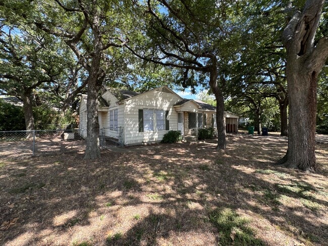 Photo - Denton Charmer with Big Yard, Carport & Flexible Living Space