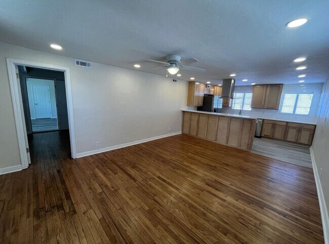3012 N Lee Ave Unidad C
