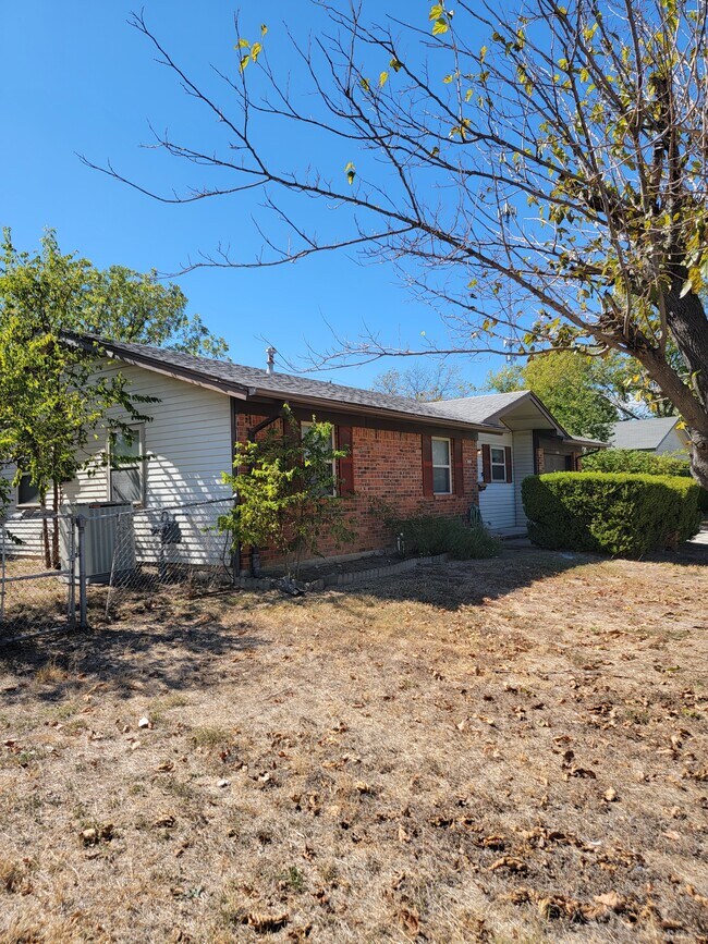 Photo - 1206 Kathey Dr