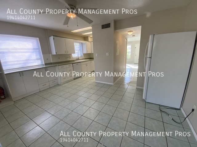 Photo - 302 Barlow Ave