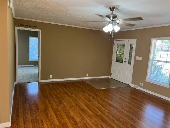 Photo - 420 Decker St