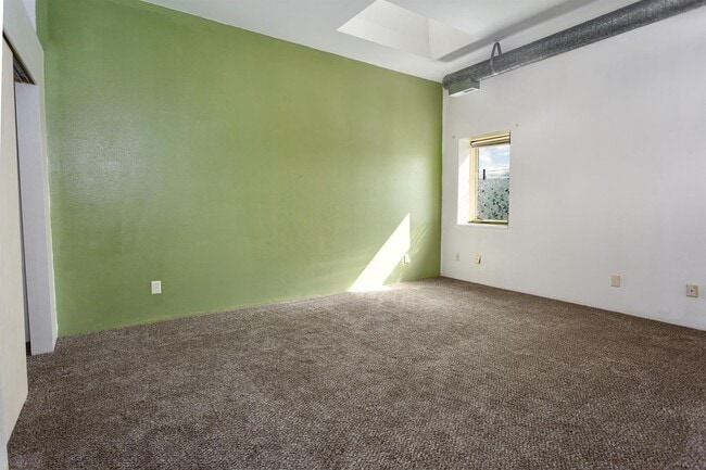 Photo - 5236-5240 South Tacoma Way Unidad 3