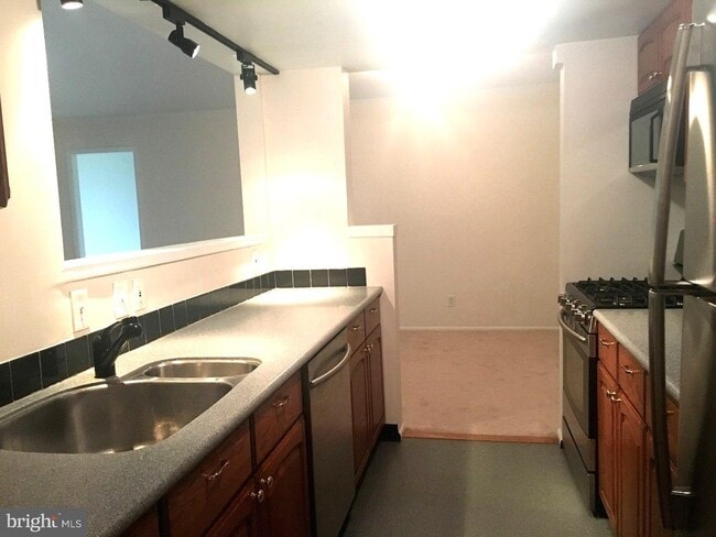 Photo - 310 Drummers Ln