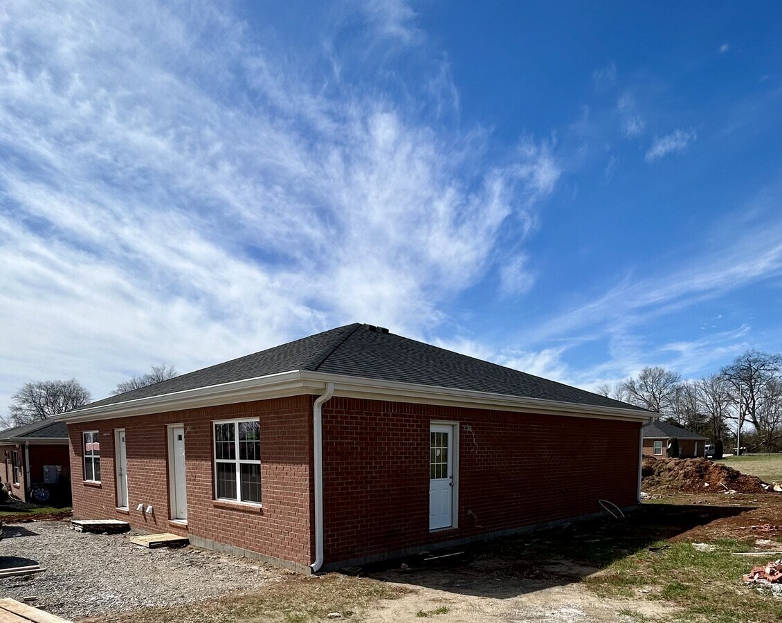 125 Foggy Ln Townhome Townhome Rental in Elkton KY