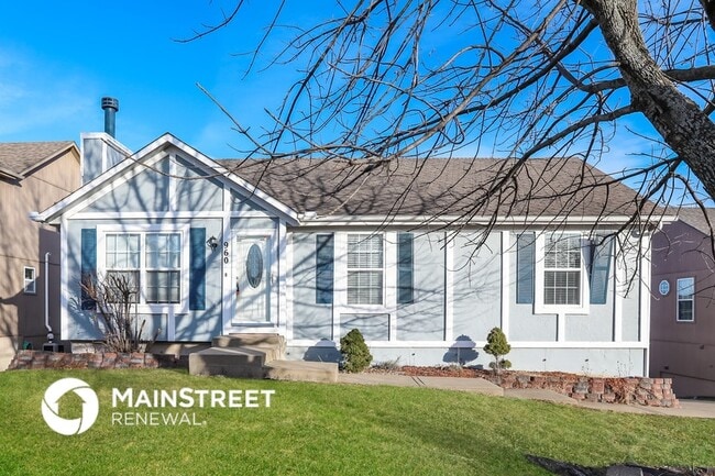 Building Photo - 960 N Walnut St