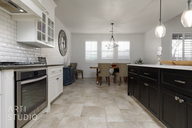 Photo - 3741 Kenzies Way