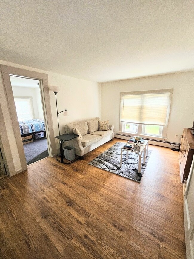 Building Photo - 60 Elm St Unit 3