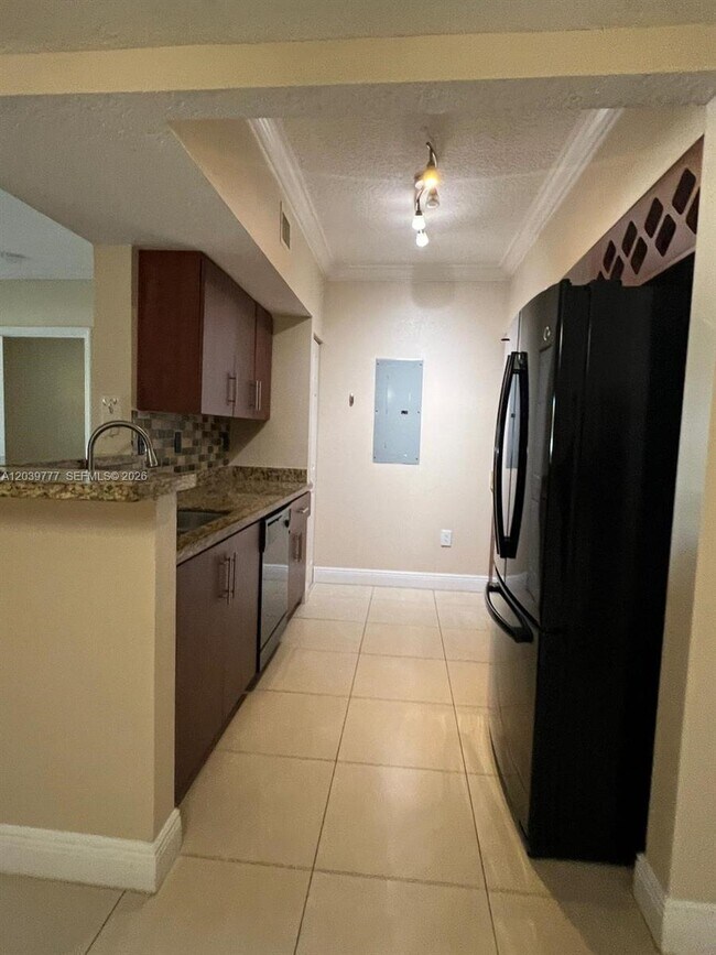 Photo - 231 SW 116th Ave Unidad 19105