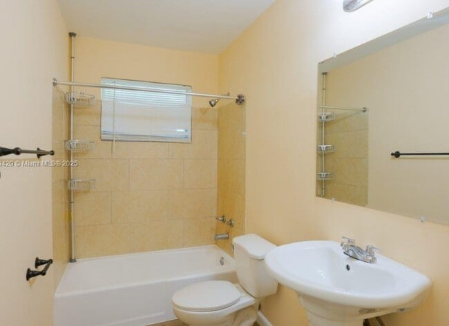 Photo - 135 NW 208th St