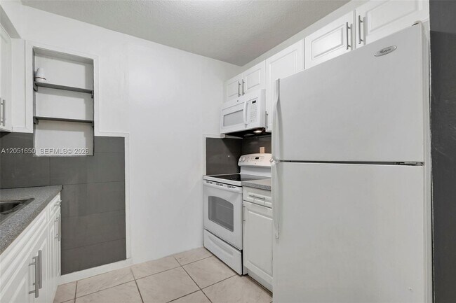 Photo - 670 NE 130th St Unit 670