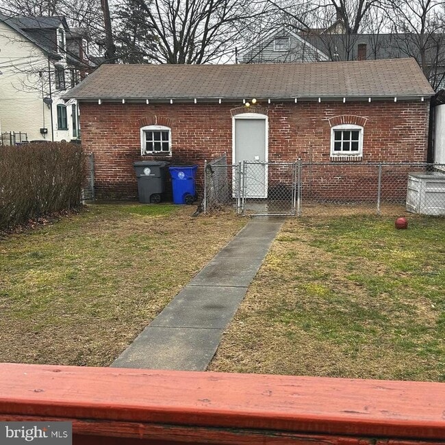 Photo - 325 Jefferson Ave