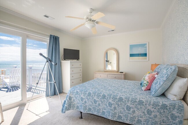 Kure Dreamin' @ 837 Fort Fisher Blvd S