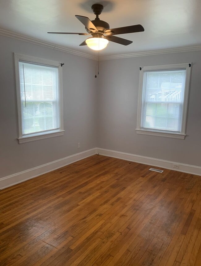 Photo - 1124 Pitt St