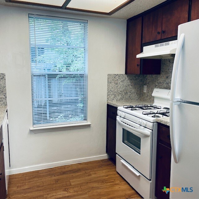 Photo - 422 Chisholm Valley Dr