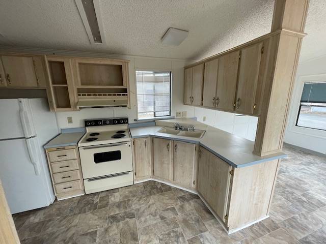 Photo - 740-990-990 Arroyo Dr