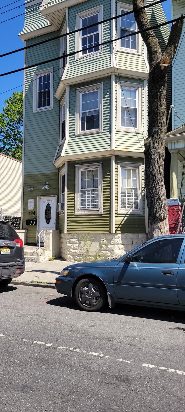 Building Photo - 654 S 19th St Unit #1